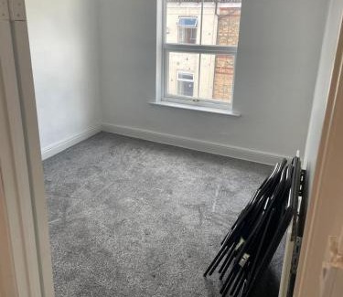 Hull Casa | 4 bedroom end terrace property