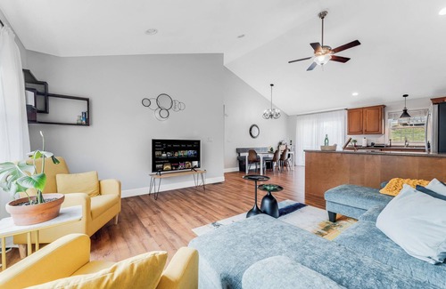 Cheat Lake Casa | 4-Bedroom Family-Friendly Home in Morgantown, WV Near Cheat Lake
