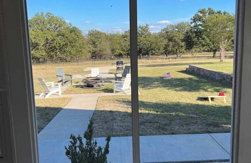 Paradise Casa | 4 Bedroom Farmhouse on Private 148 acres with 5 Ponds