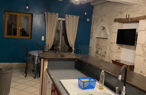 Saint-Bris-le-Vineux Casa | 4 Bedroom Private vacation home in Saint-Bris-le-Vineux