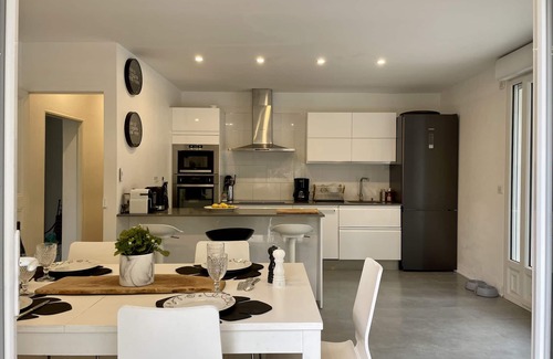 Cap-Ferrat Villa | 4 Bedroom Villa with infinity pool and private garden. Pet Friendly!