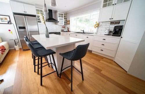 Healesville Casa | 4 Bedroom fun house - spa, sauna, fire pits & more