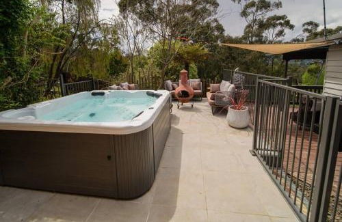 Healesville Casa | 4 Bedroom fun house - spa, sauna, fire pits & more