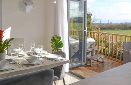 Gateshead Cabaña | 4 bedroom accommodation in Springwell, near Gateshead