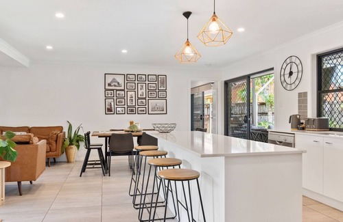Maroochydore Casa | 4 bedroom gem with a great outdoor area including pool and you can bring a small dog.