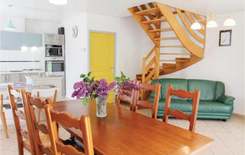 Saint-Roman Casa | 4 Bedroom Gorgeous Home In Saint Roman