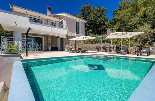 Opatija Casa | Hermosa casa de 4 dormitorios en Icici