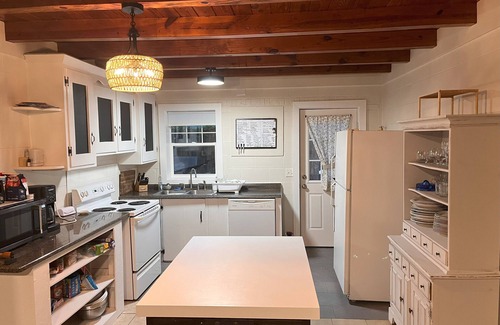 Windy Hill Casa | 4-bedroom house in Nth Myrtle with amazing front porch & plenty of Boat Parking!