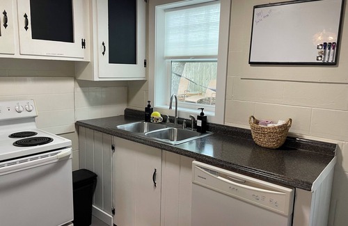 Windy Hill Casa | 4-bedroom house in Nth Myrtle with amazing front porch & plenty of Boat Parking!