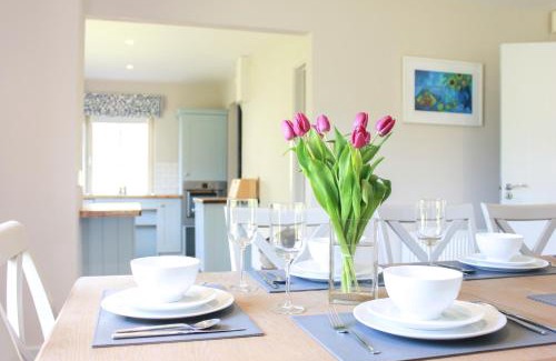 Kenmare Casa | 4 bedroom holiday home with wheelchair accessible bathroom 2km from Kenmare
