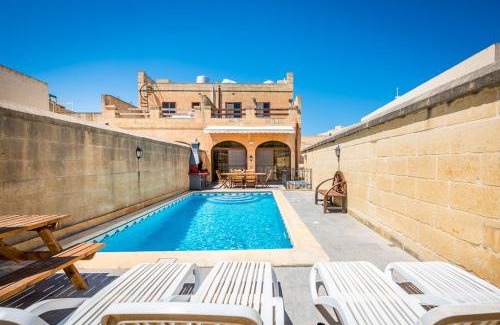 Gharb Casa | 4 Bedroom Holiday Home with Private Pool