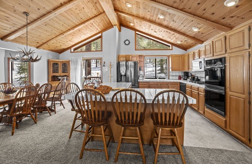 Truckee Casa | 4 Bedroom Home at 392 Skidder Trail by RedAwning
