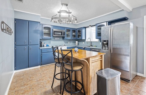 Carlyss Casa | 4 Bedroom Home in Sulphur, La