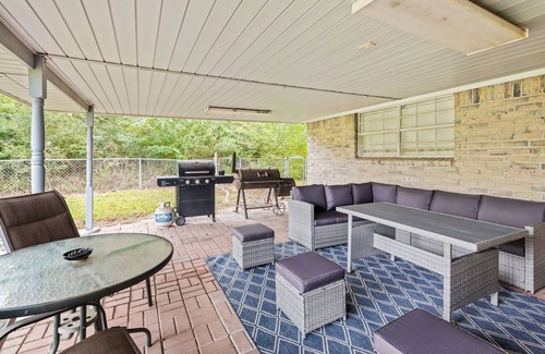 Carlyss Casa | 4 Bedroom Home in Sulphur, La