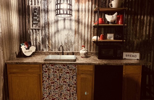 Williamson Casa | 4 Bedroom home less than a mile to Hatfield/McCoy trails