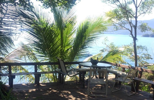 Ilha Grande Casa | Casa de 4 dormitorios con playa privada y un hermoso jardín en la Isla Grande