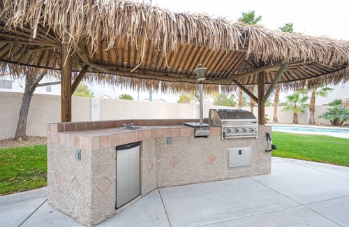 Spring Valley Casa | 4 Bedroom Home With Pool, Hot Tub, Outdoor Kitchen