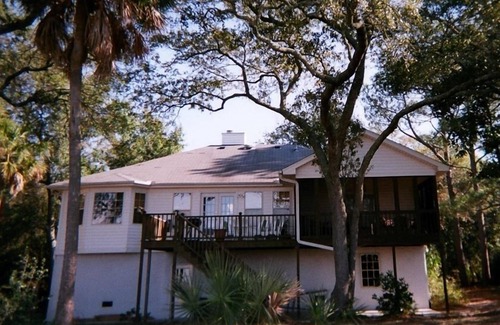 Folly Beach Casa | Casa de 4 habitaciones con muelle en Folly River- 2 cuadras a pie de playa