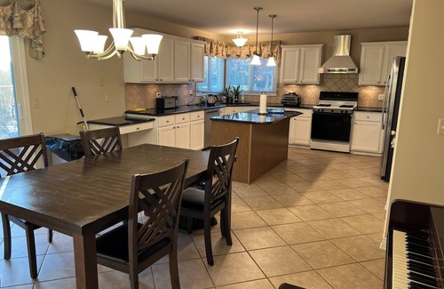 Lake Orion Casa | 4-Bedroom House for Monthly Stays