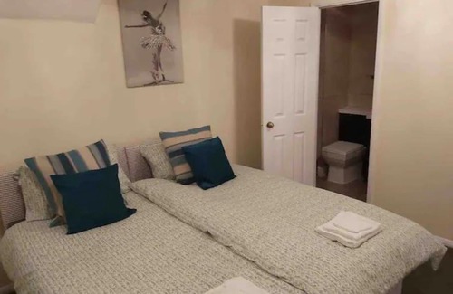 Dunstable Apartamento | 4 bedroom house houghton regis