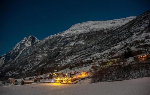 Jostedal Casa | 4 bedroom house in beautiful Oldedalen