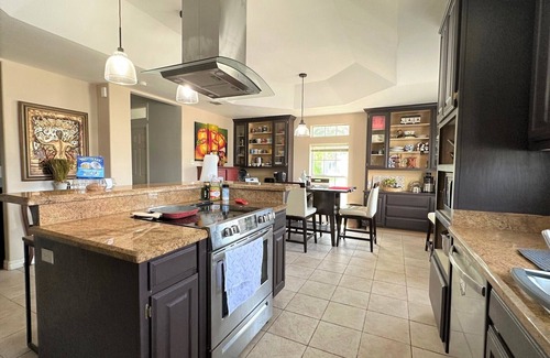 McAllen Casa | 4-bedroom house in charming McAllen with WiFi, AC. Book now