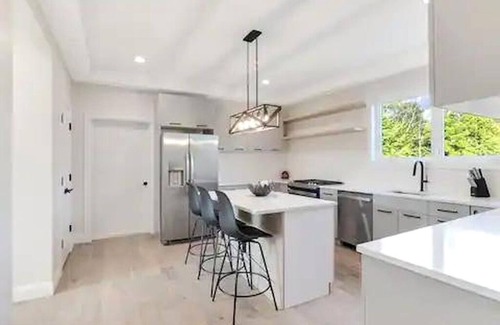 Warwick Casa | 4-bedroom house in charming Warwick with AC