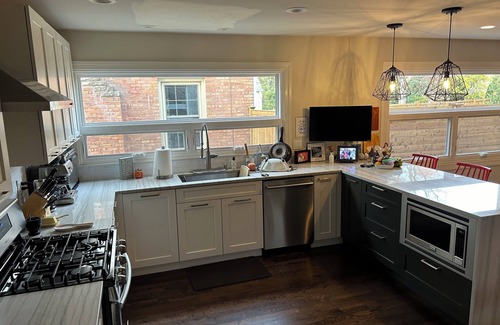 La Grange Casa | 4-bedroom house in fantastic La Grange with WiFi, fitness room