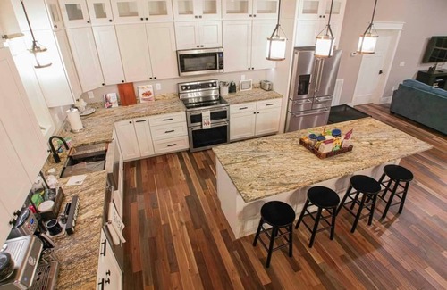 Smith Mountain Lake Casa | 4-bedroom house in lovely Huddleston with WiFi, AC, lakefront, kayaks, dock