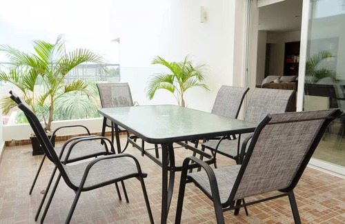 Manta Casa | 4-bedroom House in Manta with WiFi, AC. Security 24/7