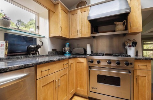 Haversham Casa | 4-bedroom house in Shelter Harbor w/ private access to pristine Weekapaug Beach