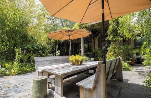 Haversham Casa | 4-bedroom house in Shelter Harbor w/ private access to pristine Weekapaug Beach