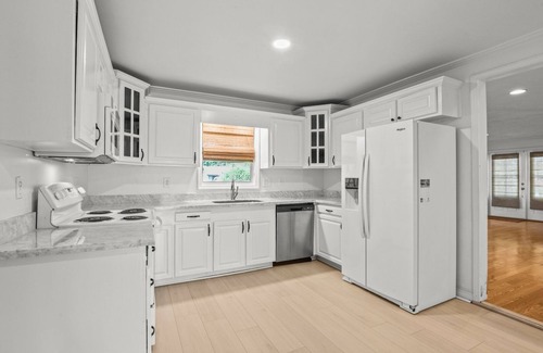 Bay St Louis Casa | 4-bedroom house in charming Bay St Louis, sleeps 12, 3 minutes to downtown. Wifi