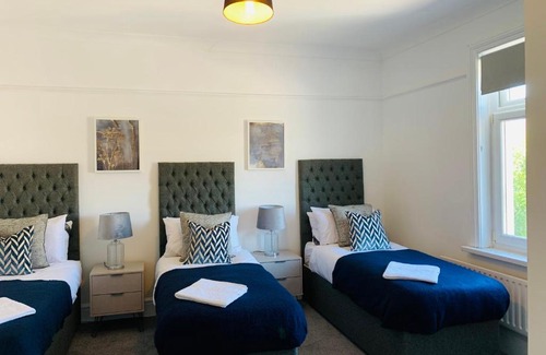 Penylan Casa | 4 bedroom House nr Cardiff City Centre