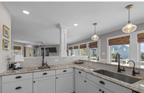 Morehead City Casa | 4-bedroom house in amazing Atlantic Beach with beautiful views of the sound