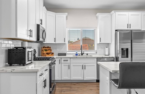 California City Casa | 4-bedroom house in delightful California City with AC
