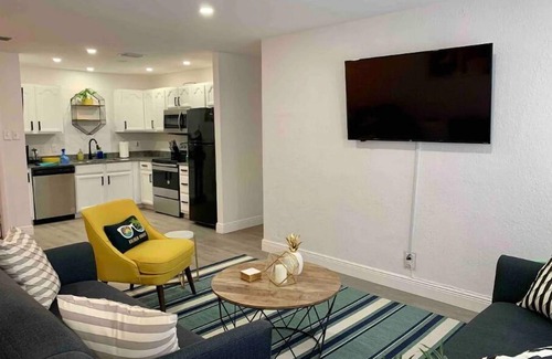 Sunset Casa | 4 Bedroom House near the Hard Rock (Guitar Hotel)