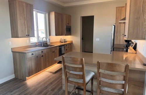 Wittmann Casa | 4-bedroom house w/4 stalls for your horses in peaceful Wittmann, AZ - 3B26946