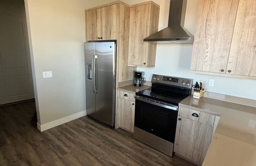 Wittmann Casa | 4-bedroom house w/4 stalls for your horses in peaceful Wittmann, AZ - 3B26946