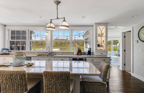 Bass River Casa | 4-bedroom house with Tennis Court and outdoor kitchen just steps away from beach