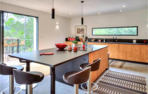 Sillans-la Cascade Casa | 4 Bedroom Lovely Home In Sillans La Cascade