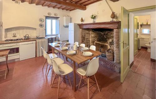 Paciano Apartamento | 4 Bedroom Lovely Apartment In Paciano