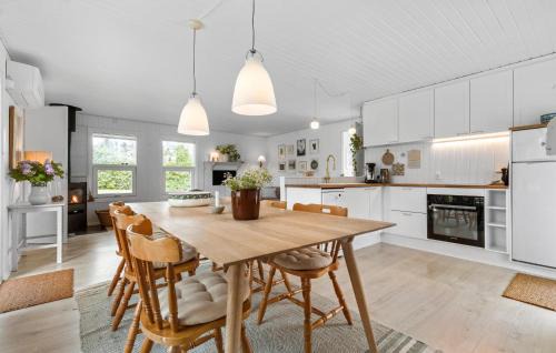 Ronde Casa | 4 Bedroom Lovely Home In Rønde