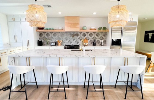 Paradise Casa | 4 Bedroom Lux Estate, just minutes from the strip!