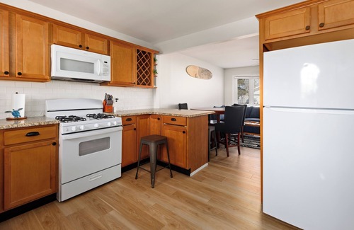 Lower Township Casa | 4-bedroom Master Spa Oasis - Sleeps 10 Dog Friendly
