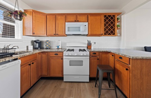 Lower Township Casa | 4-bedroom Master Spa Oasis - Sleeps 10 Dog Friendly