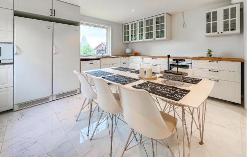 Vastra Amtervik Casa | 4 Bedroom Nice Home In Aplungsåsen