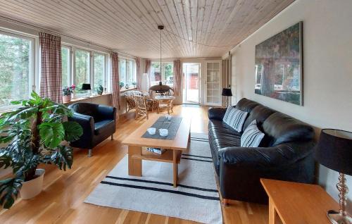 Fasalt Casa | 4 Bedroom Nice Home In Örkeljunga