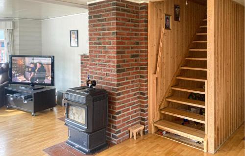 Flornes Casa | 4 Bedroom Nice Home In Flornes
