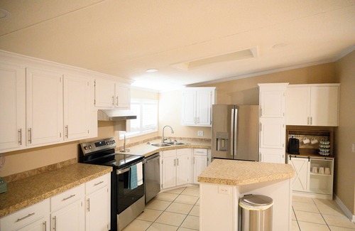 North Myrtle Beach Casa | 4 Bedroom-Peaceful Beach Getaway-The Turtle Nest- Beach 1 Mile